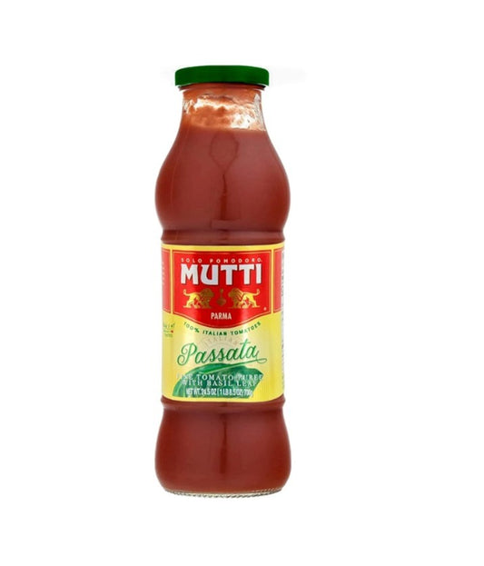 Mutti Passata Strained Tomatoes 680ml